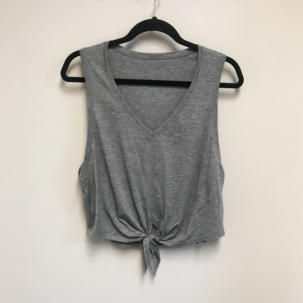 LULULEMON Gray Cropped tank. SZ 8